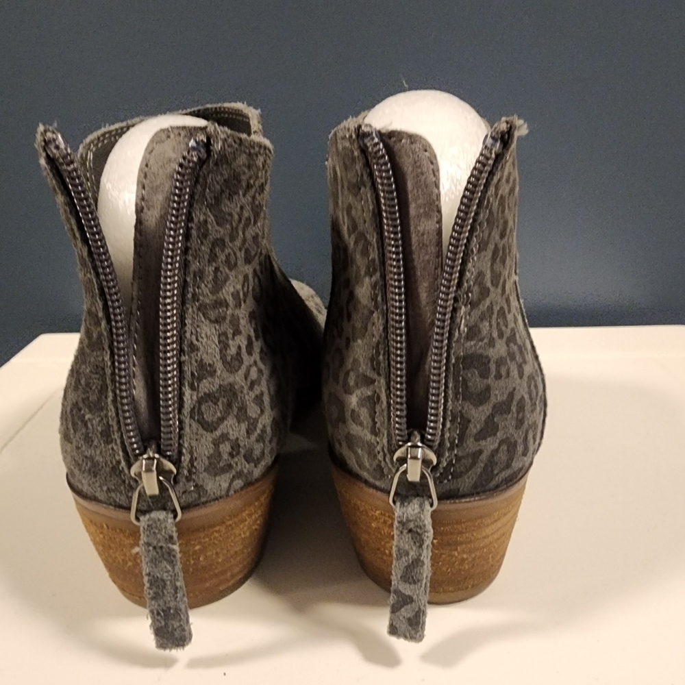 Michael by Michael Shannon Leather Upper Gray/Black Leopard Print Ankle Boots - Picture 6 of 10